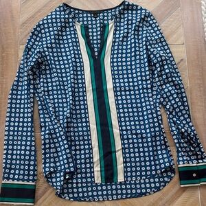 Ann Taylor Navy and White Geometric Long Sleeve Blouse with Green Stripe Placket